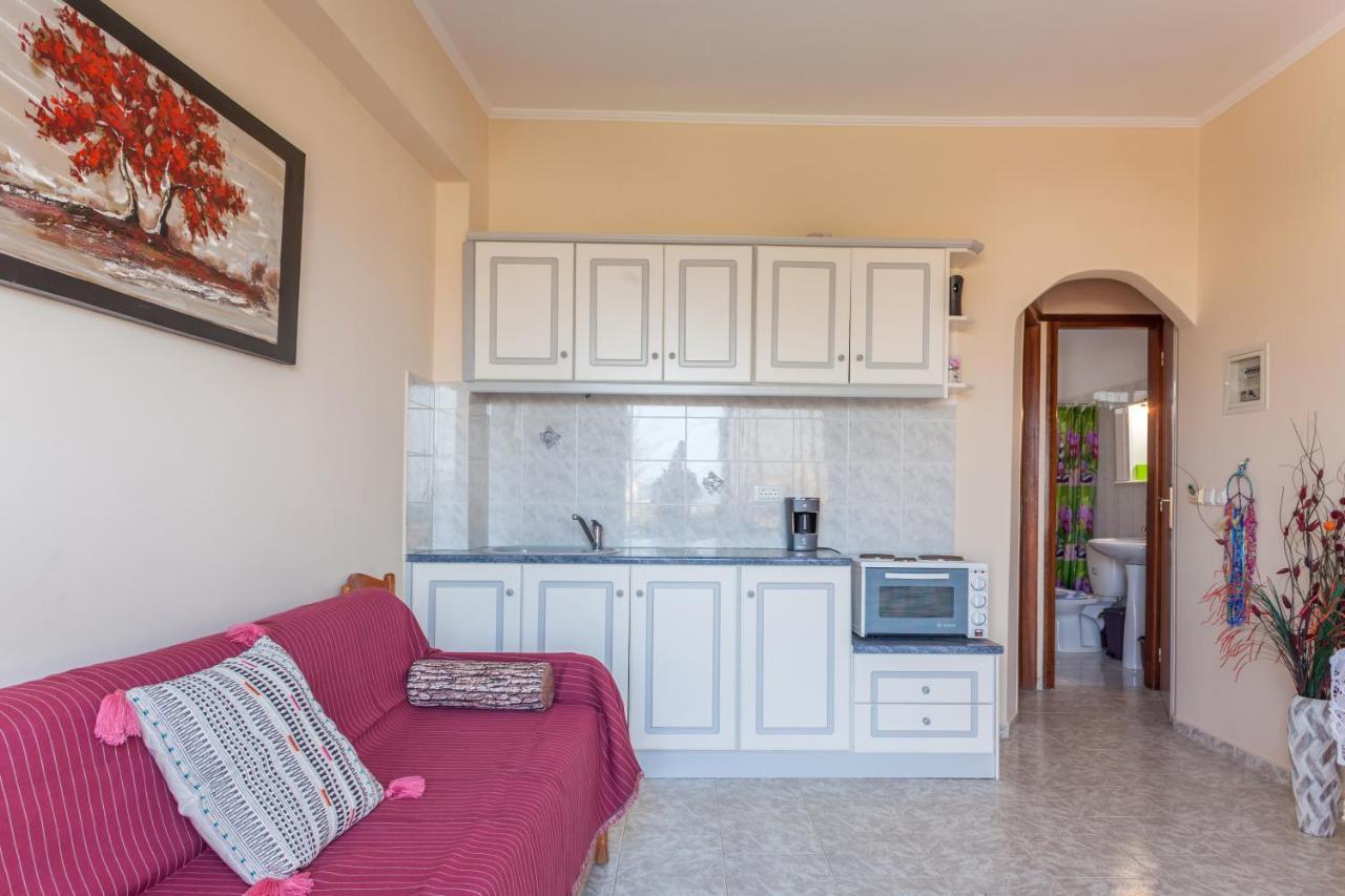 Christine Seaside Apartments In Chania Stalós Exteriér fotografie