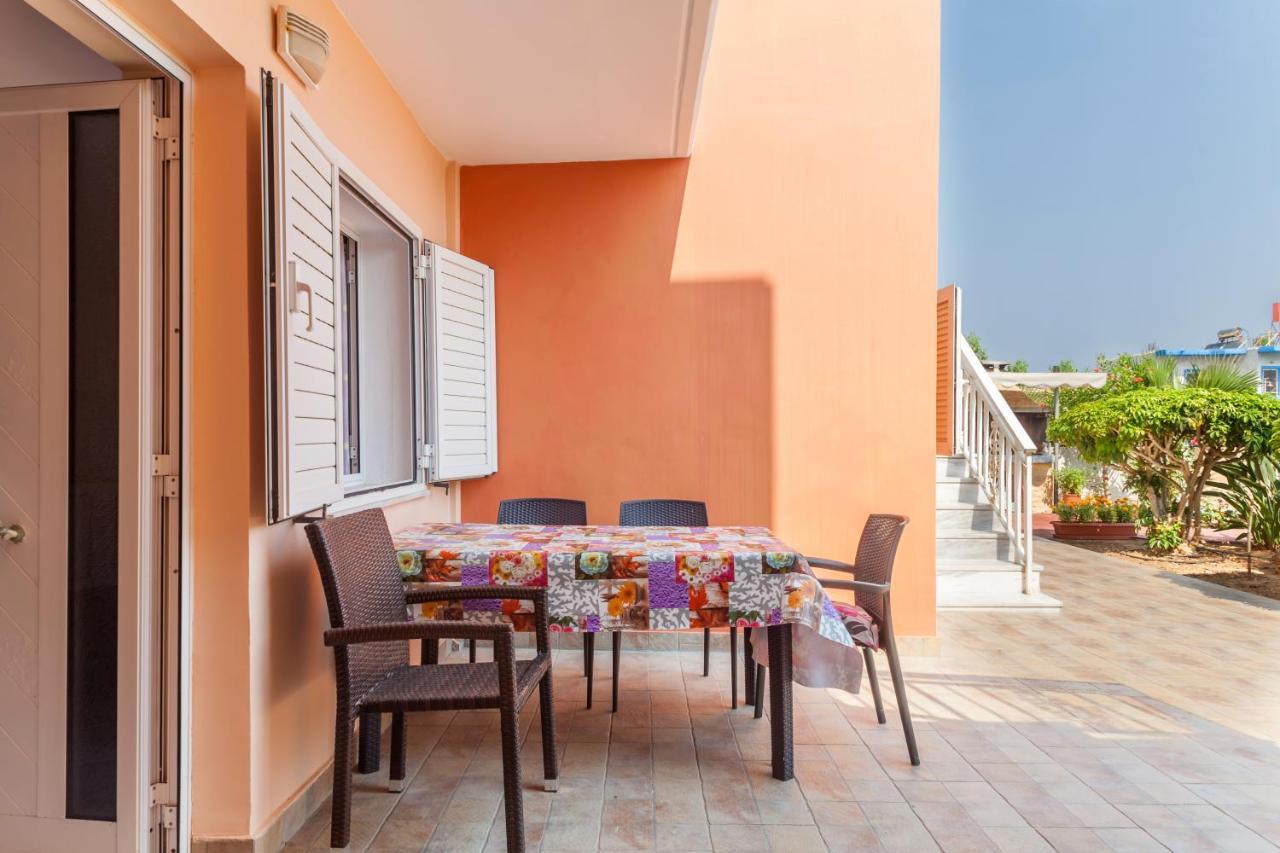 Christine Seaside Apartments In Chania Stalós Exteriér fotografie